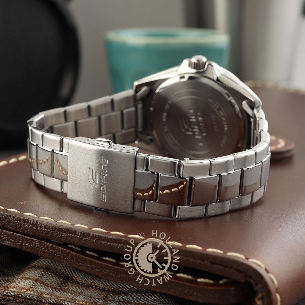 Wrist watch analog
