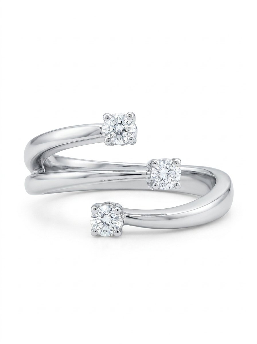 ANELLO TRILOGY IN FANTASIA CON DIAMANTI Oro g 3.90 - Diamanti ct 0.15