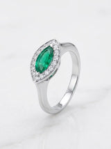 Anello da mignolo oro bianco smeraldo navette ct.0,30 diamanti ct. 0,15 F-VS gr.4,6