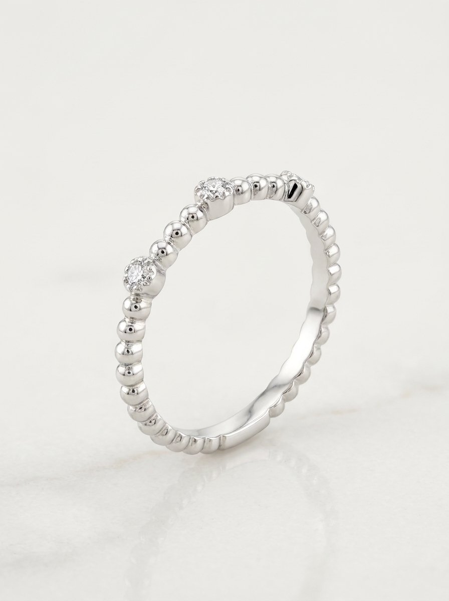 Anello falangina in oro bianco e 3 diamanti bianchi ct 0,05 ORO au g 0.80 - Diamanti ct 0.05