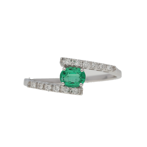 Anello  con smeraldo ovale e diamanti