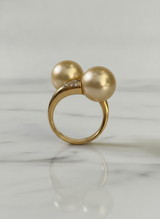 Anello contrarie oro giallo CT. 0,26 perle gold mm 12,5