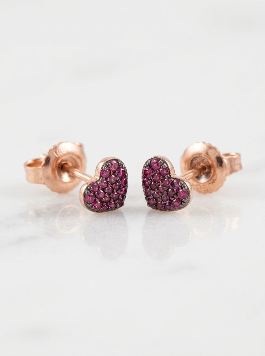 Boccole in oro rosa a cuore con pavé di rubini ct.0,17 au gr. 1,6